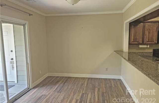 19843 Henderson Road Gallery 4