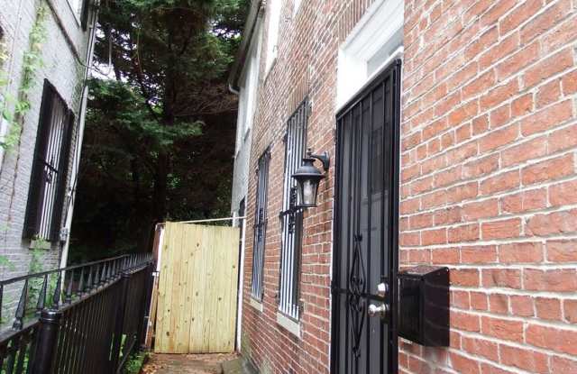 1624 Hollins St. Gallery 4