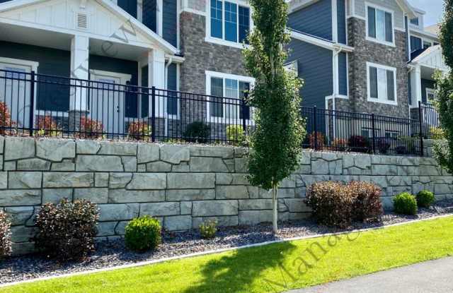 Spacious 3-Story Townhome with 2-Car Garage Near Traverse Mountain Gallery 3