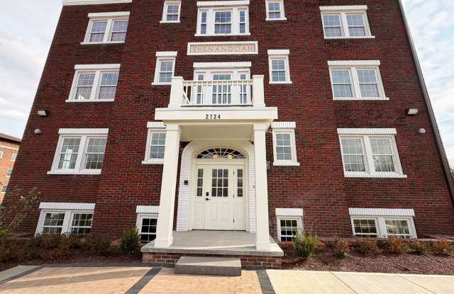 2724 Magnolia Avenue photos photos