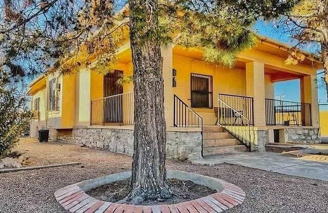 2526 E Yandell Drive Gallery 2