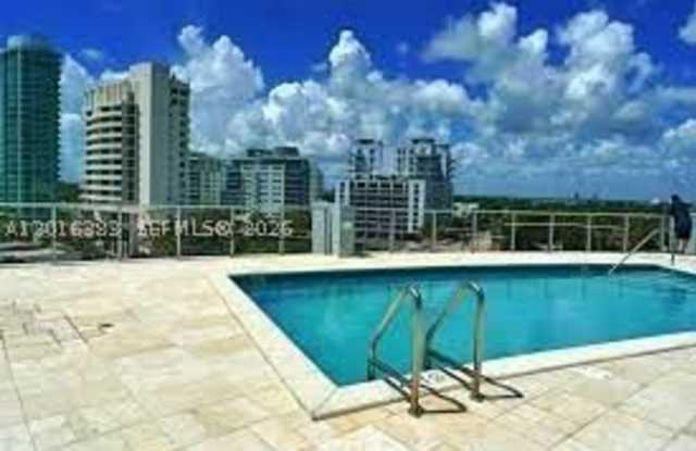 6305 Indian Creek Dr Gallery 2