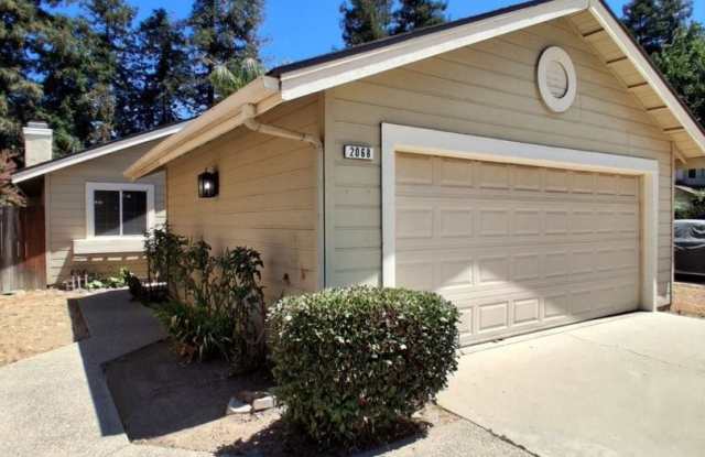 Single Level 3 BR Home w/ 2-car Garage & Backyard! photos photos Single Level 3 BR Home w/ 2-car Garage & Backyard! photos photos