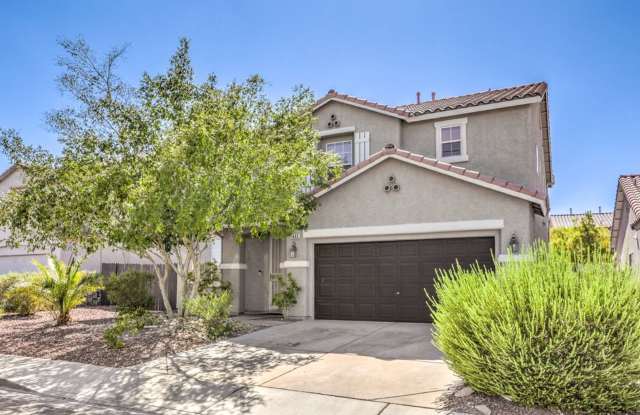 Luxury Pool Home | Furnished or Unfurnished | Prime Southwest Location Gallery 1