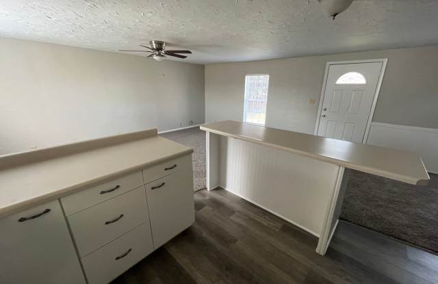 1 bedroom 1 bath in Romney AVAILABLE FOR LEASE IN APRIL photos photos