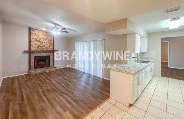 11206 Fiddlewood Drive Gallery 4
