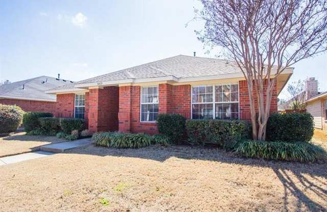5009 Boxwood Lane Gallery 2