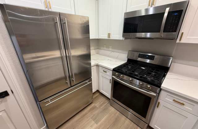 RENOVATED 4BD/2.5BA NEAR LONE MOUNTAIN photos photos