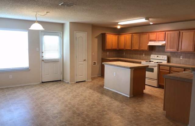 10021 Cougar Trail - 10021 Cougar Trail, Fort Worth, TX 76108