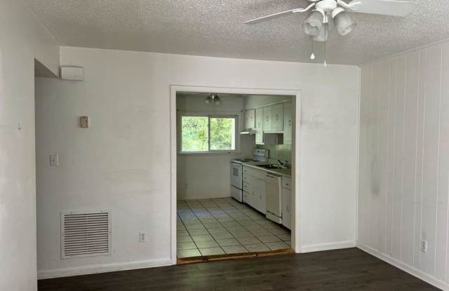 128 Whispering Oaks Ln Gallery 4