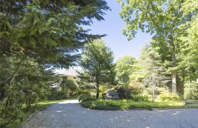 11 Settlement Court - 11 Settlement Court, Northwest Harbor, NY 11937