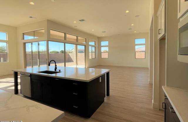 9273 W Country Club Trail Gallery 4