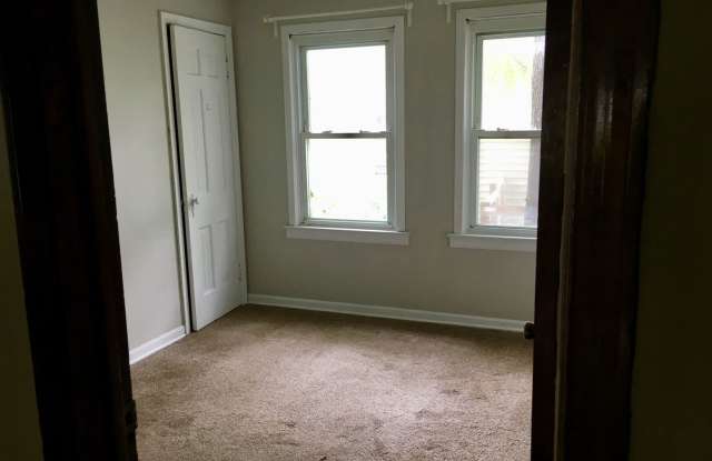 977 Sells Ave Gallery 4