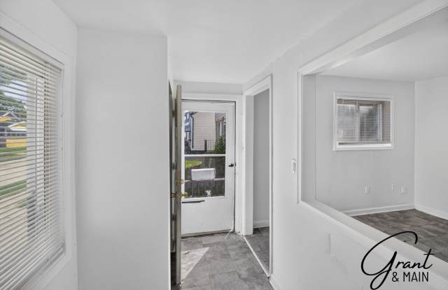 3 Bedroom Home - $1400 Gallery 3
