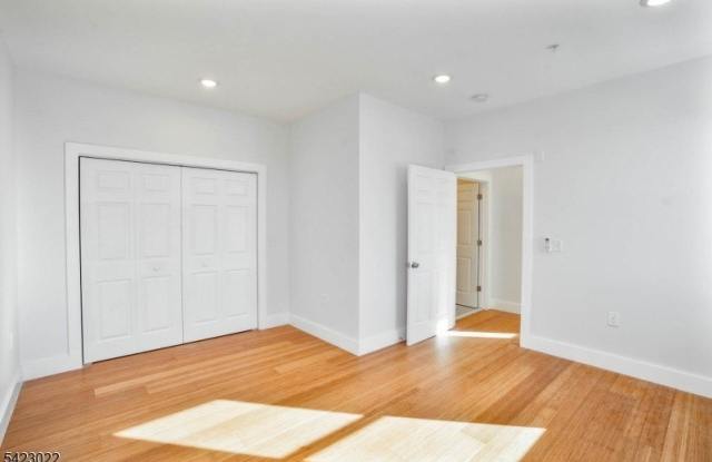 100 North Ave Gallery 4