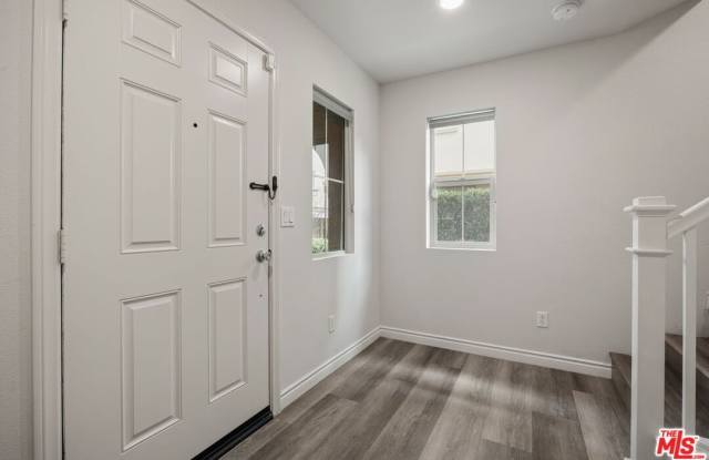 14122 W Willow Ln Gallery 3