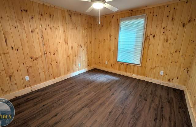 Available Now: House on AppleCart Stop! Gallery 3
