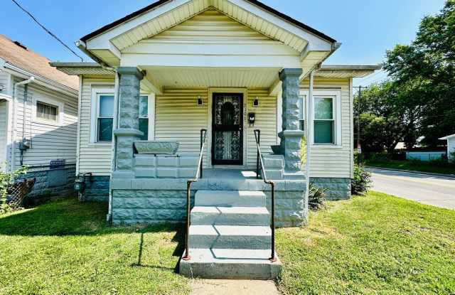 Adorable 2 bedroom home with two living areas- Section 8 accepted photos photos