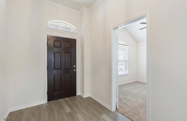 6913 Red Bluff Drive Gallery 4
