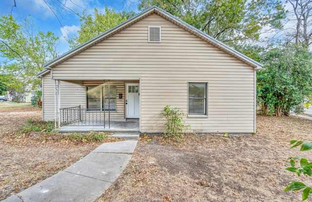 Well-maintained 2BD 1BA Home in Waco - Available in March! photos photos