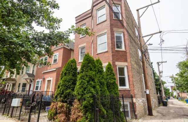1840 North St Louis Ave., #1 Gallery 4