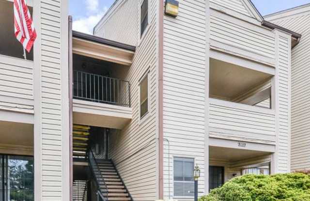 6913 MARY CAROLINE CIR #J - 6913 Mary Caroline Circle, Franconia, VA 22310