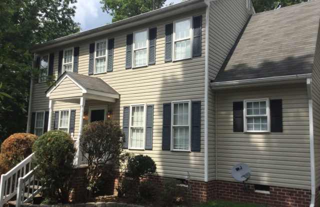 3 bed 2.5 bath home Chesterfield Fenced Yard -Manchester High area Gallery 1
