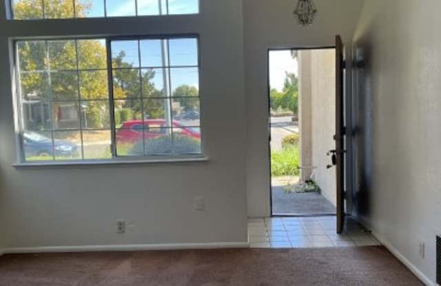 1640 Oleander Dr - 1640 Oleander Drive, Yuba City, CA 95991