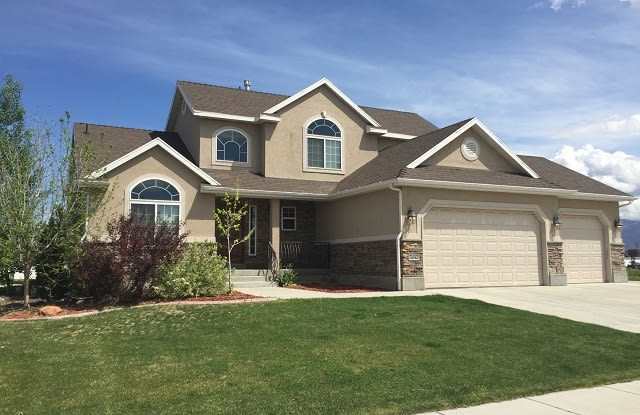 Beautiful Horse Property Home in West Haven for Rent photos photos