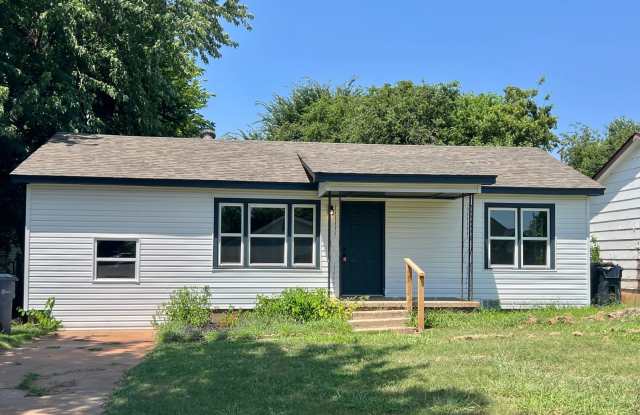 ✨ Cozy 3 Bedroom Home with Large Yard South OKC ✨ photos photos