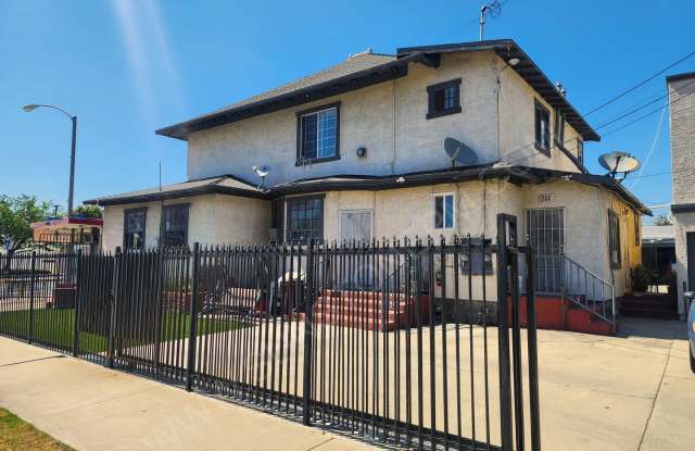 702 N. Garey Ave photos photos
