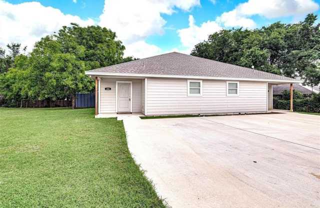 200 Honey Bee Drive photos photos