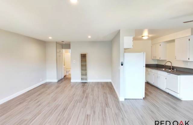 5121 Klump Ave - 5121 Klump Avenue, Los Angeles, CA 91601