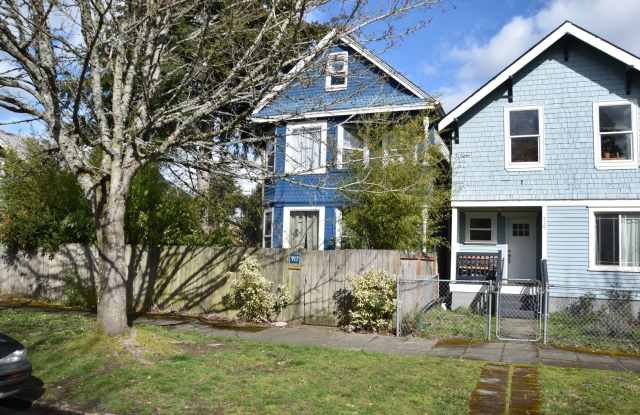 3 Bedroom 1.5 Bath Hilltop 2 Story Home photos photos