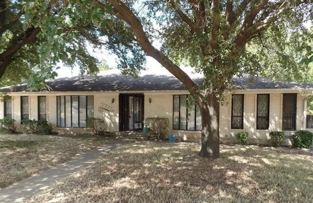 2711 Maceo Circle - 2711 Maceo Circle, Dallas, TX 75216