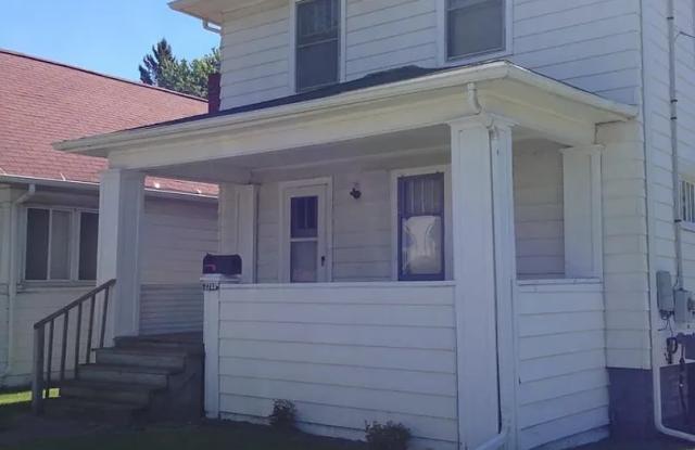 Spacious and beautifully remodeled 5 bed 2 bathroom home photos photos