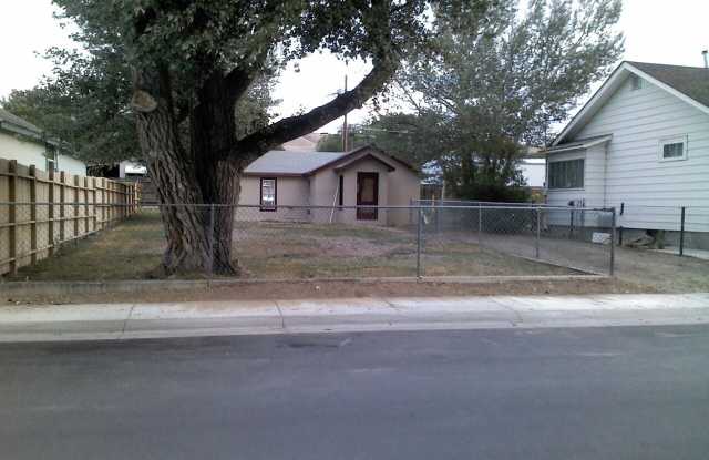 528 W Davis - 528 West Davis Street, Rawlins, WY 82301