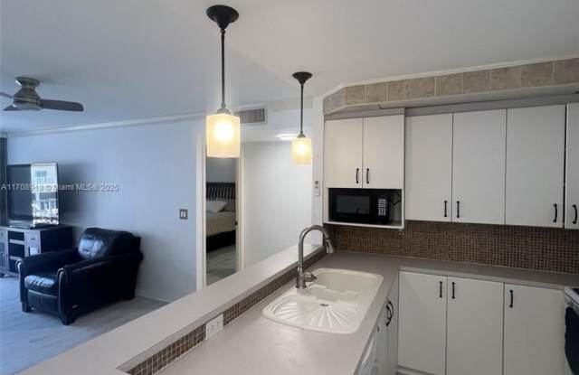 3545 NE 167th St photos photos