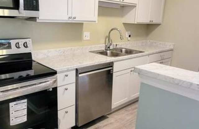 5733 Bramblegate Road - M - 5733 Bramblegate Road, Greensboro, NC 27409