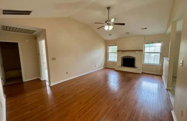Southeast Columbia Rental Near MU! Gallery 3