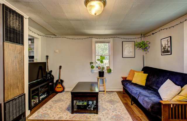 1915 W Madison Gallery 4