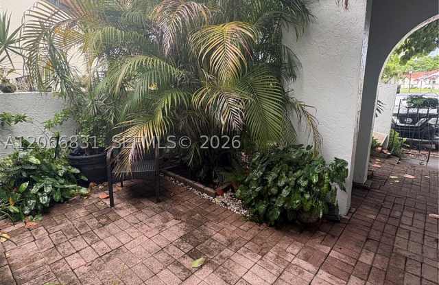 17919 NW 66th Ct Gallery 4