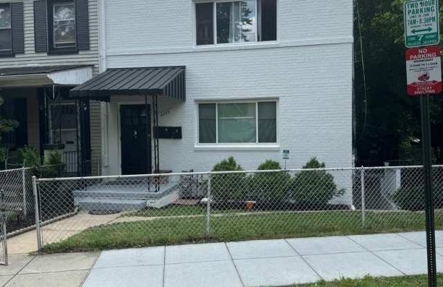 4253 BROOKS ST NE #B photos photos