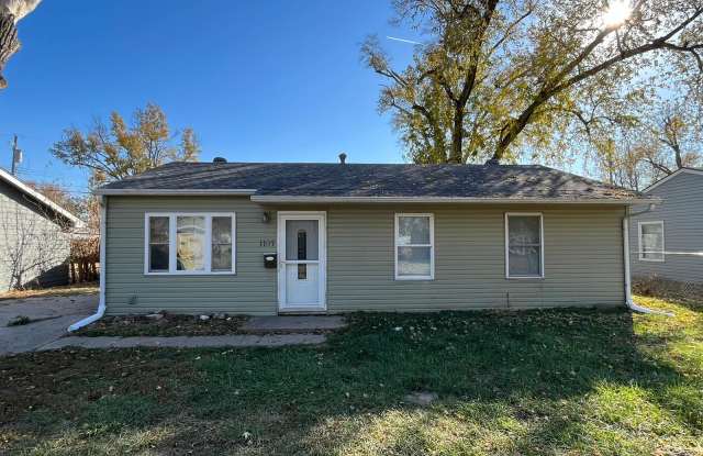 1107 Hiatt Street - 1107 Hiatt Street, Carter Lake, IA 51510