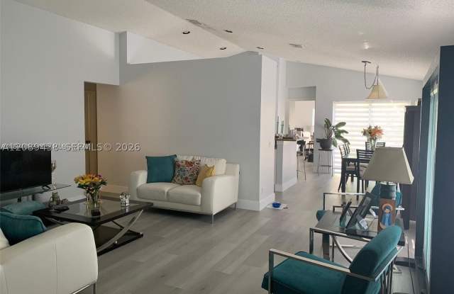 1477 Majesty Ter Gallery 2