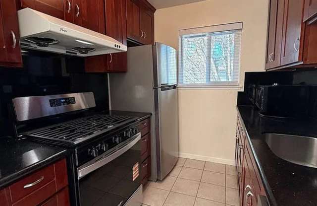 1742 Fremont Ct Gallery 2