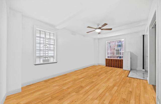 140 E 40th Street - 140 East 40th Street, New York City, NY 10016