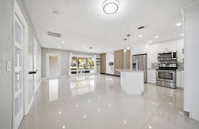 5031 NE 23rd Terrace photos photos