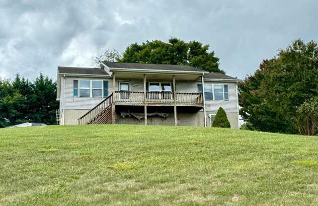 House for Rent in Mount Crawford - 8682 Kiser Road, Rockingham County, VA 22841