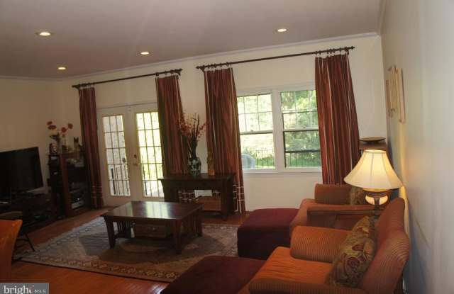 7507 HEATHERTON LANE Gallery 3